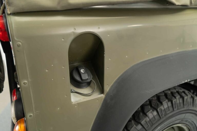 1999 Land Rover Defender 90 – Ex Italian Army ‘AR90’