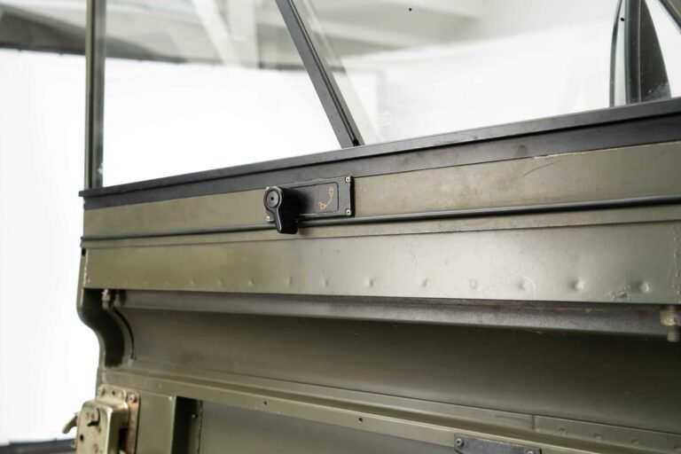 1999 Land Rover Defender 90 – Ex Italian Army ‘AR90’